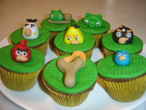 angry_birds_cupcakes.jpg